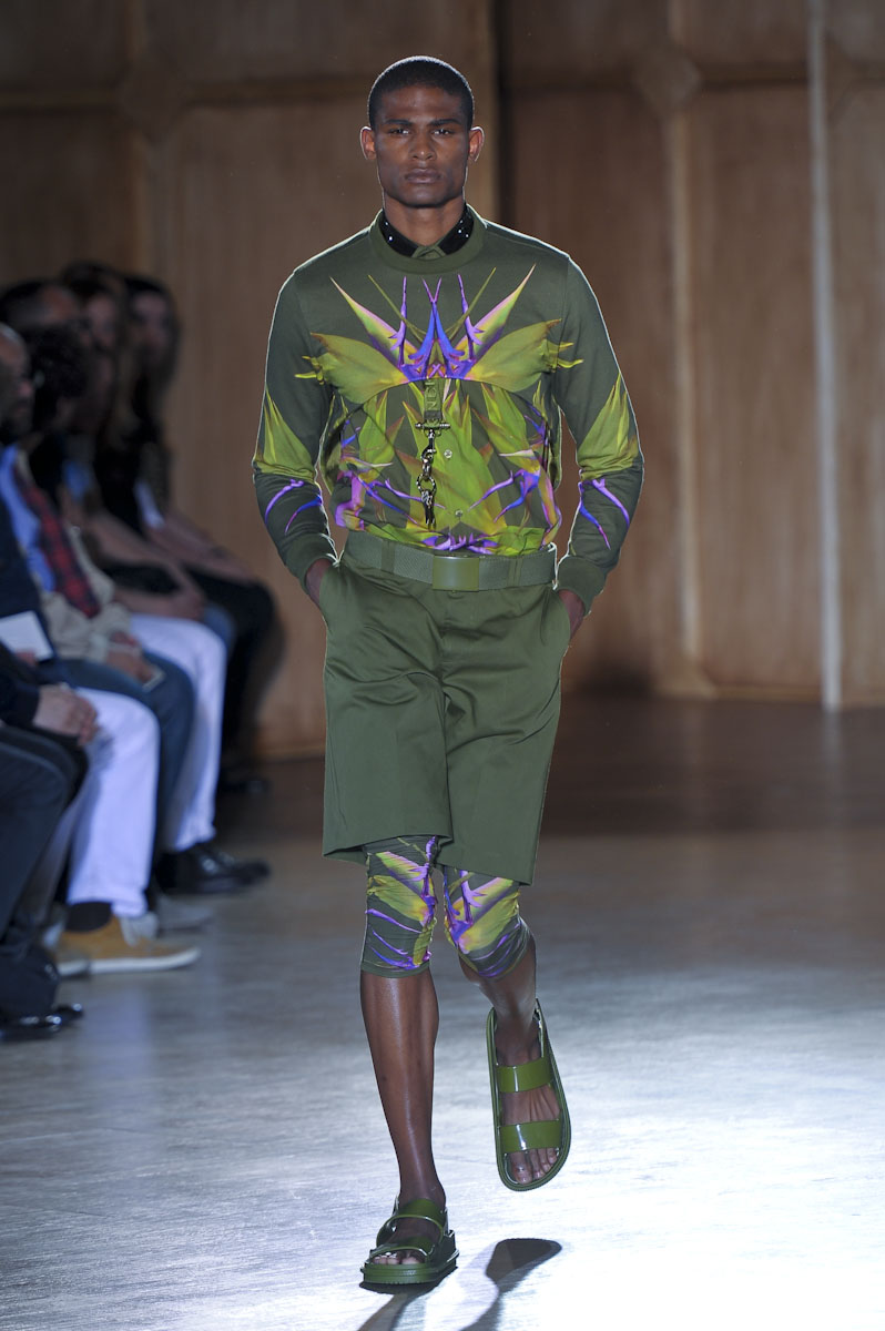 Givenchy M S12 024