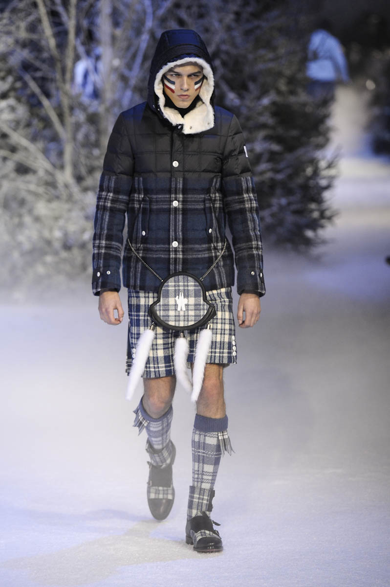 Moncler Gamme Bleu ful M F13 003
