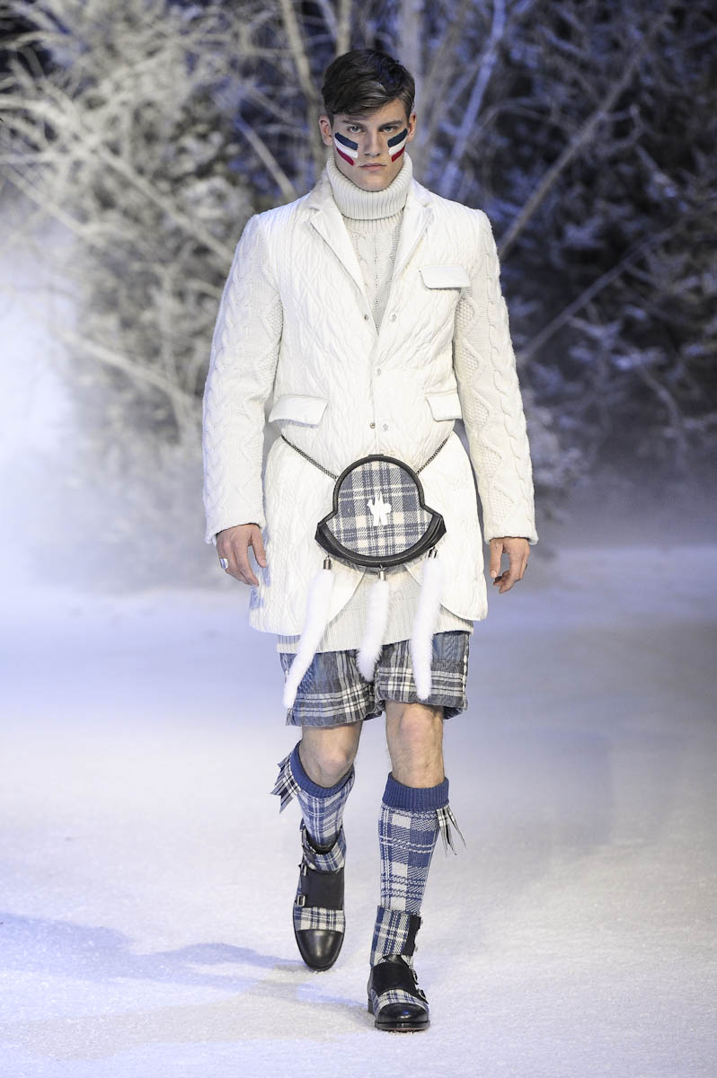 Moncler Gamme Bleu ful M F13 006