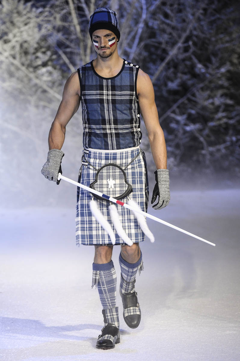Moncler Gamme Bleu ful M F13 007