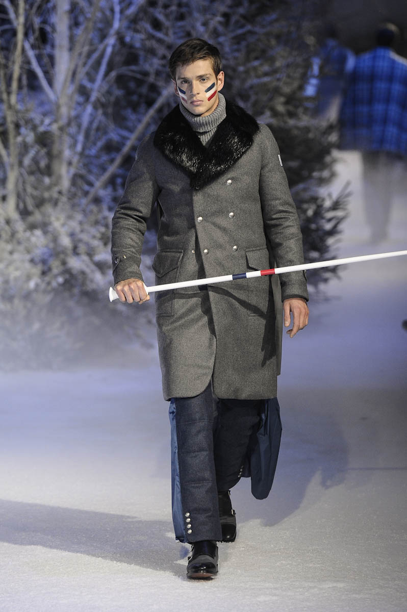 Moncler Gamme Bleu ful M F13 013