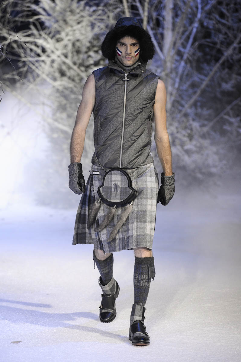 Moncler Gamme Bleu ful M F13 017