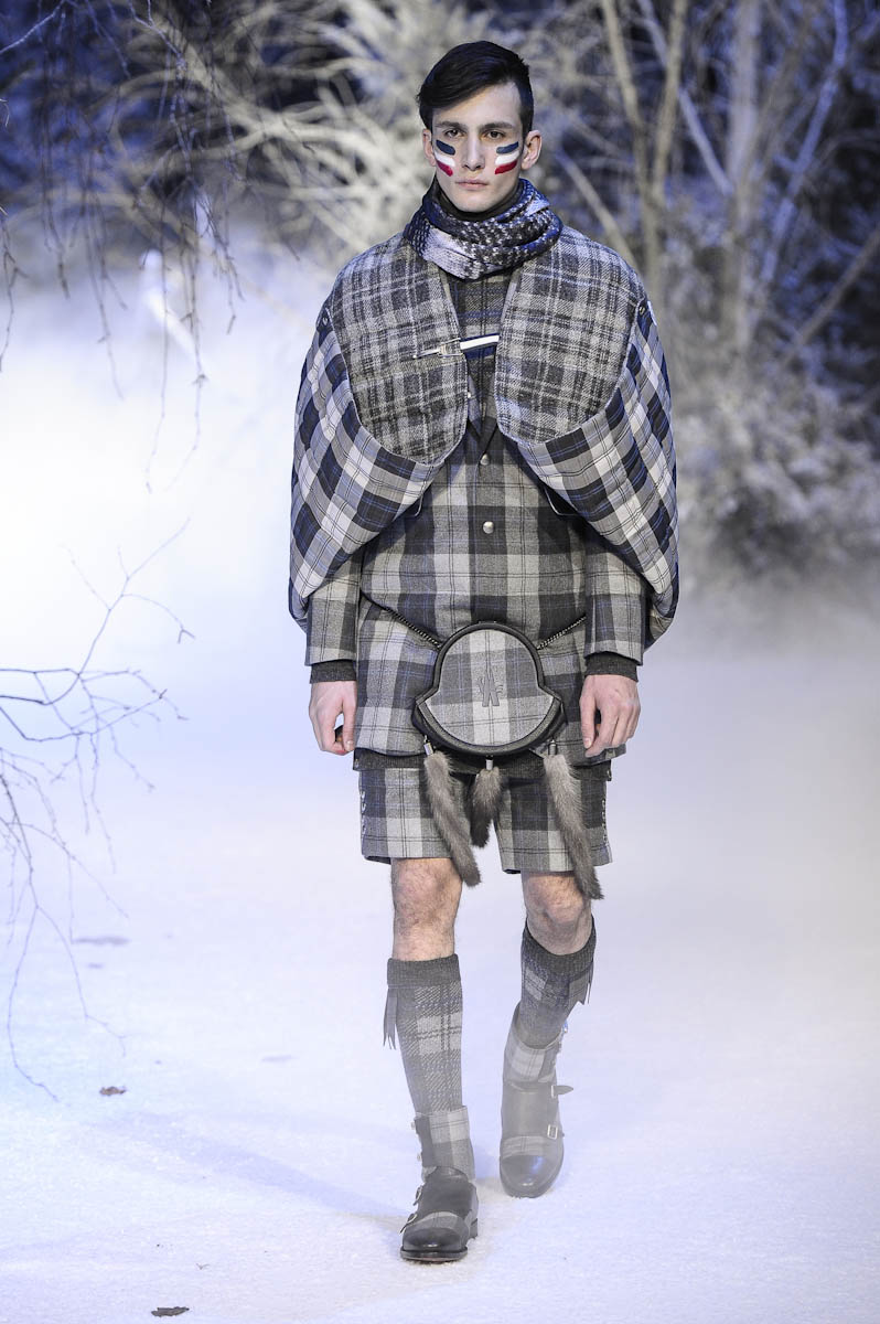 Moncler Gamme Bleu ful M F13 022