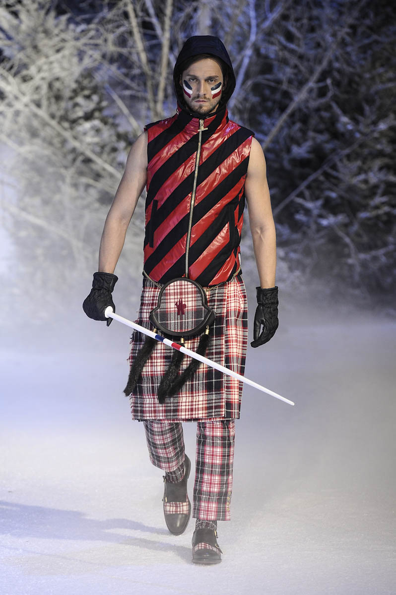 Moncler Gamme Bleu ful M F13 031
