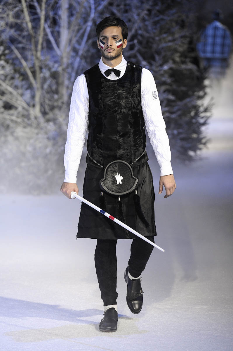 Moncler Gamme Bleu ful M F13 041