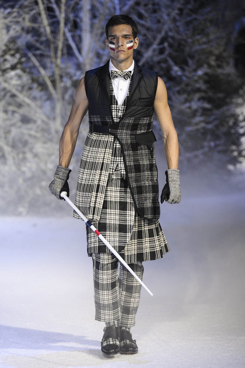 Moncler Gamme Bleu ful M F13 042