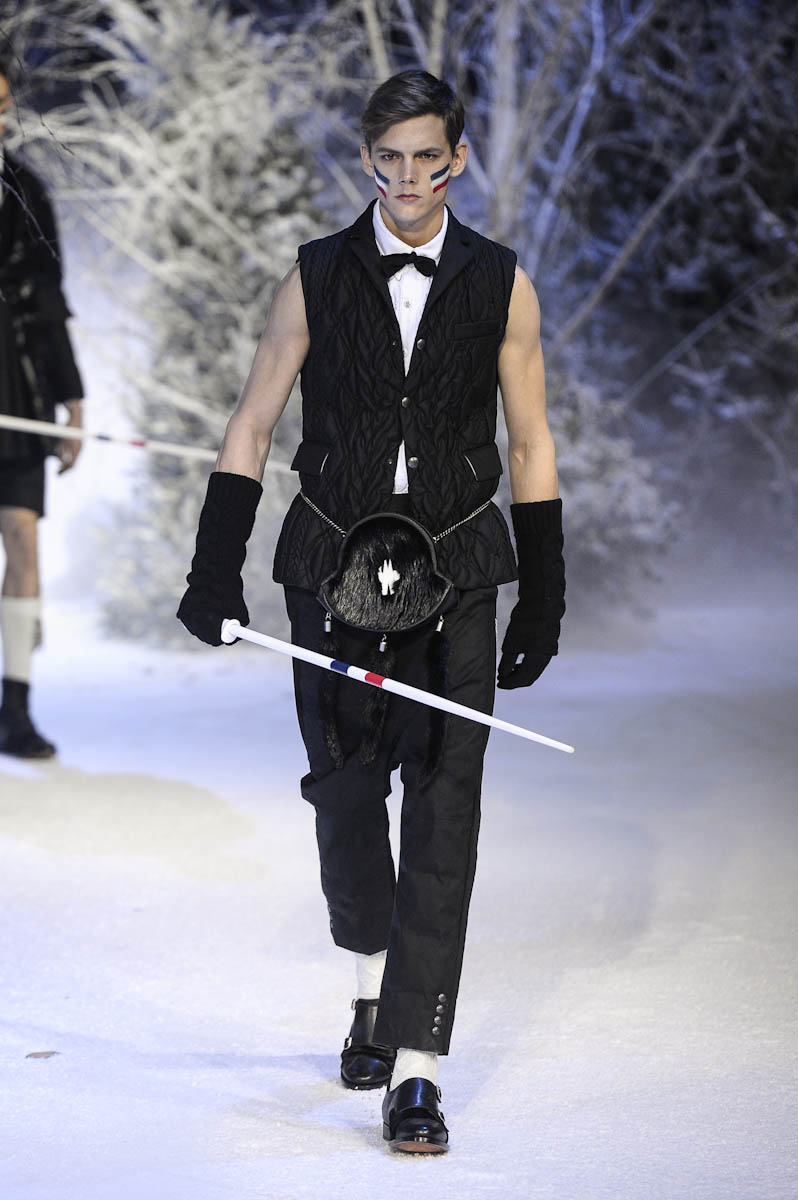 Moncler Gamme Bleu ful M F13 044