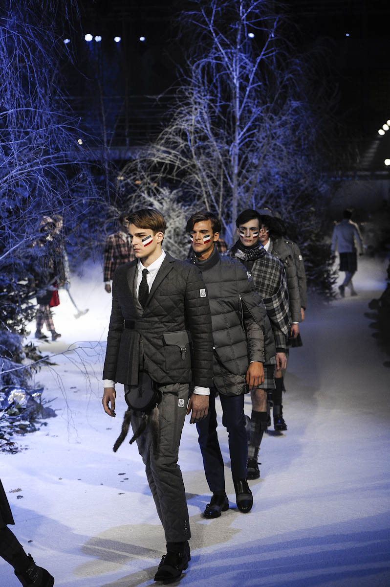 Moncler Gamme Bleu ful M F13 046