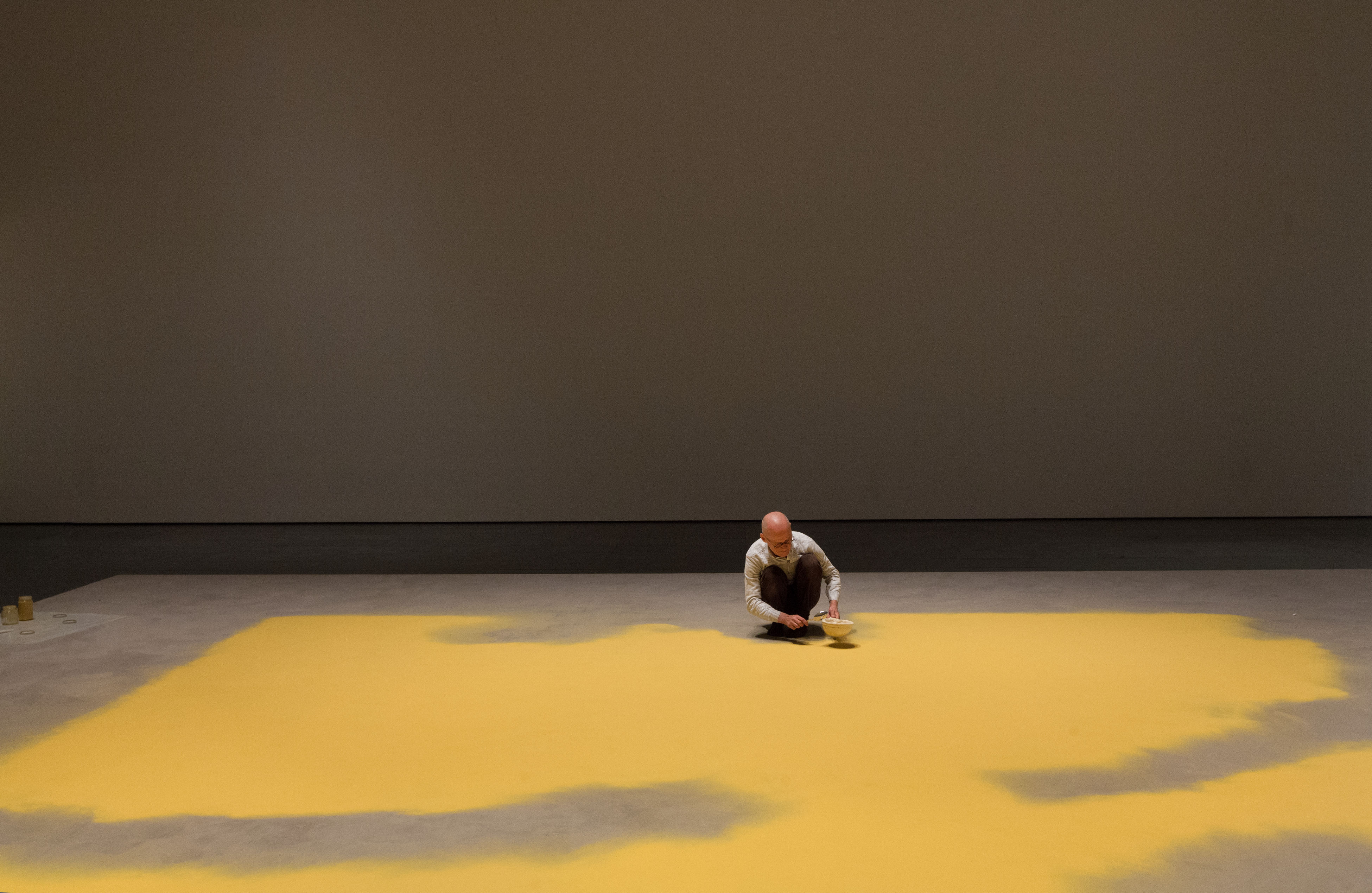 wolfgang-laib-moma-new-york-polline