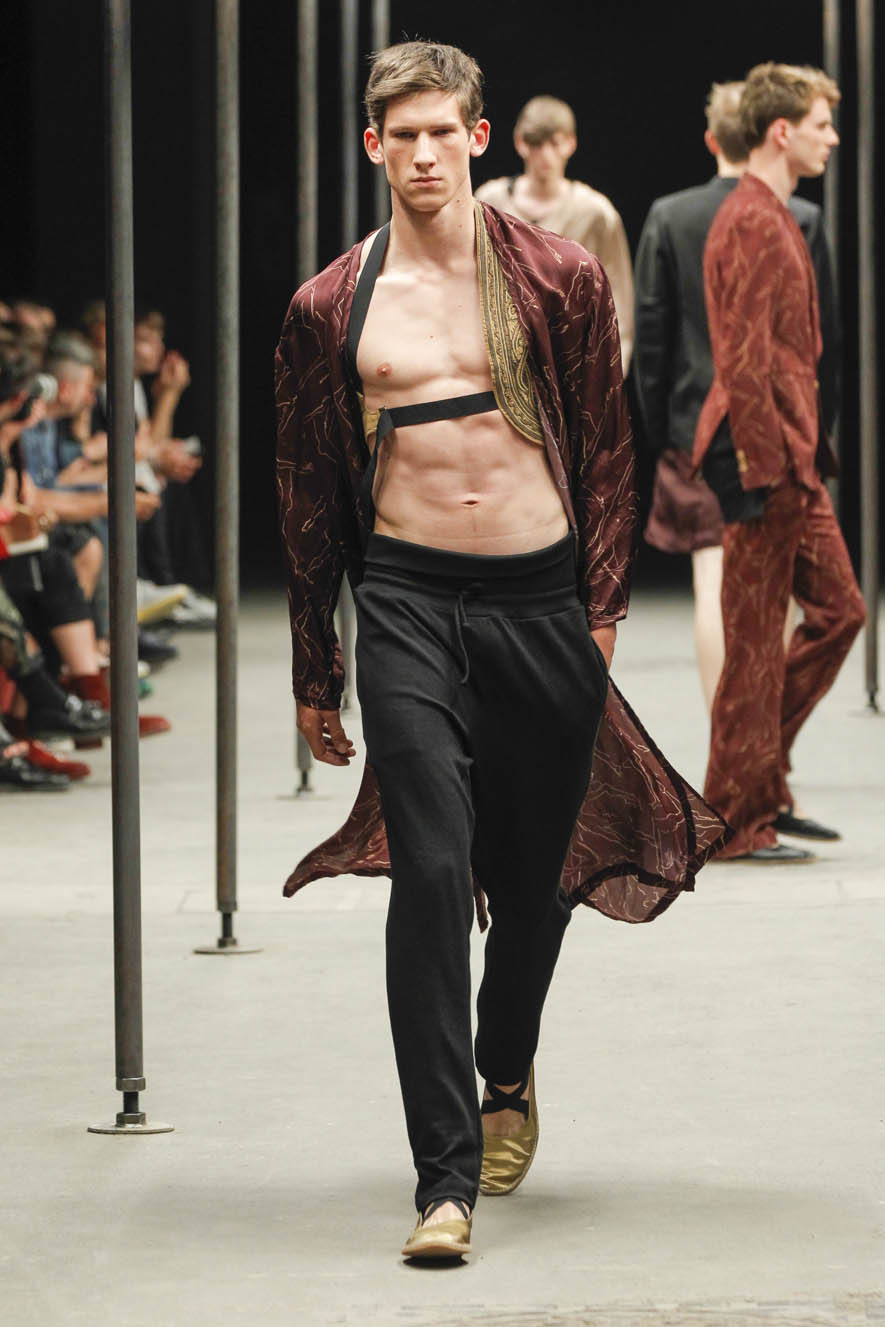 Dries-Van-Noten-ful-M-S15-P-037