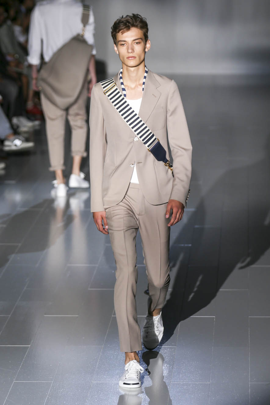 Gucci-ful-M-S15-M-012