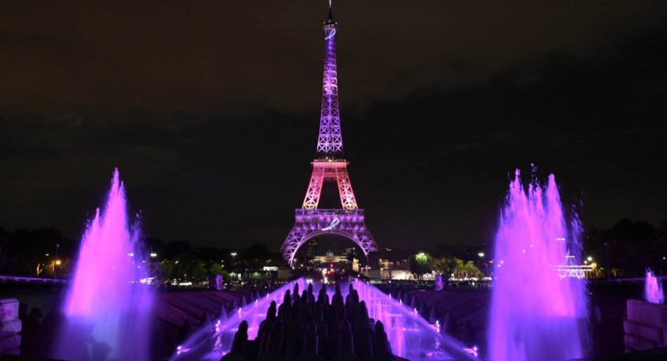 Parigi Il Nuovo Piano In Vetro Della Torre Eiffel Icon