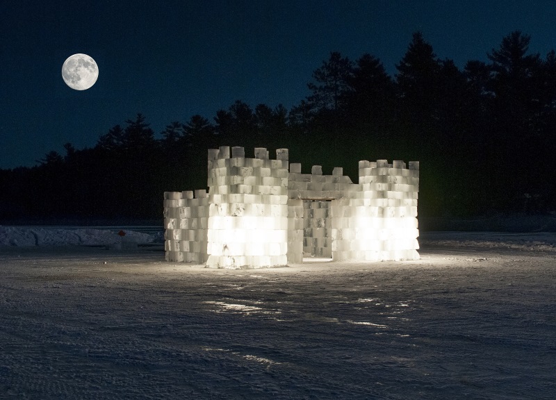 Ontario The white pines Ice_castle_lg