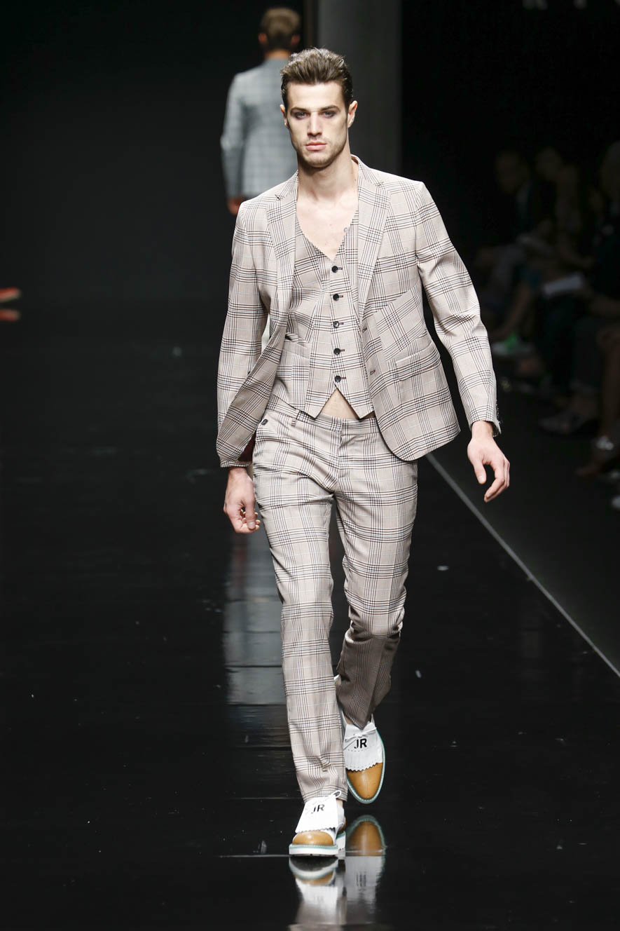 John-Richmond_ful_M_S16_MI_035