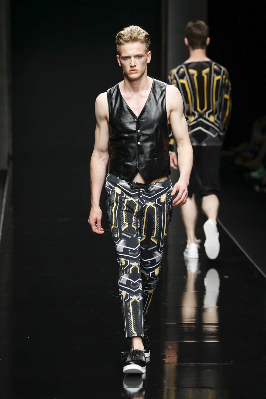 John-Richmond_ful_M_S16_MI_044