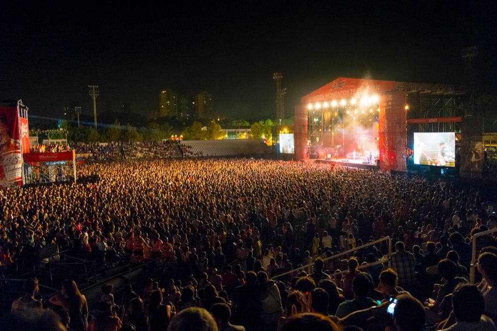 Low Cost Festival, Benidorm; View of main stage and fans. Image shot 07/2013. Exact date unknown.