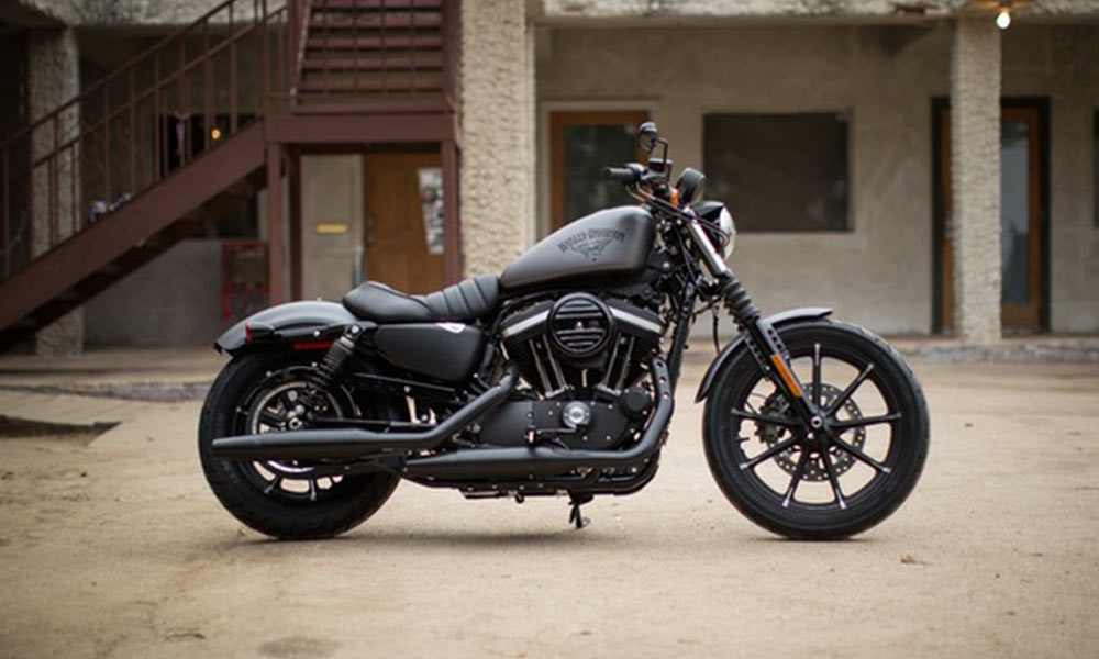 Harley-Davidson-Iron-883-2
