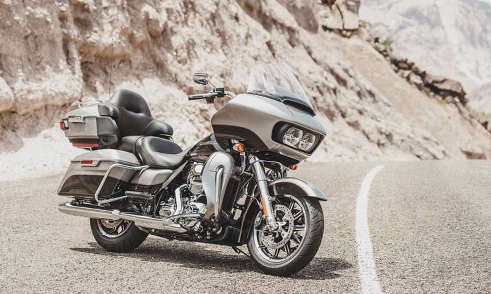 Harley-Davidson-Road-Glide-Ultra-2