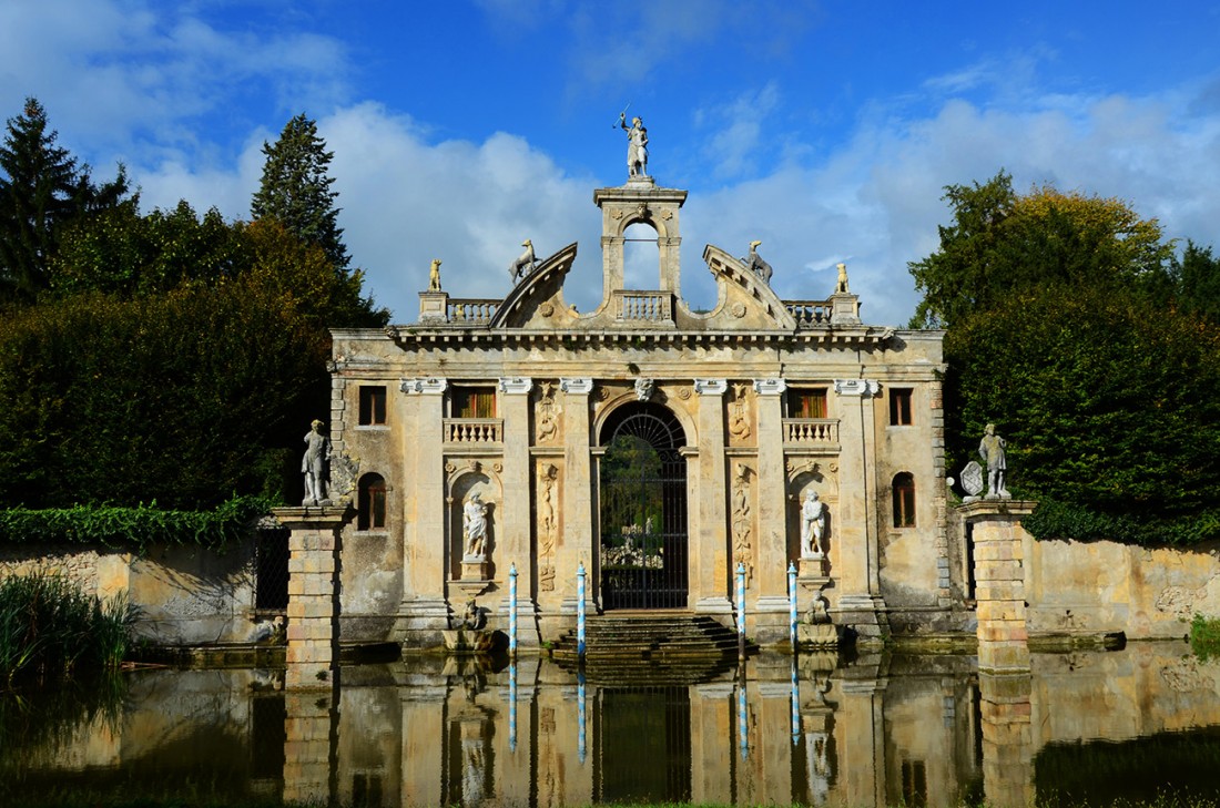 Il Portale di Diana è l'ingresso di Valsanzibio, la villa dei Barbarigo che vanta uno dei giardini più belli e ameni d'Italia