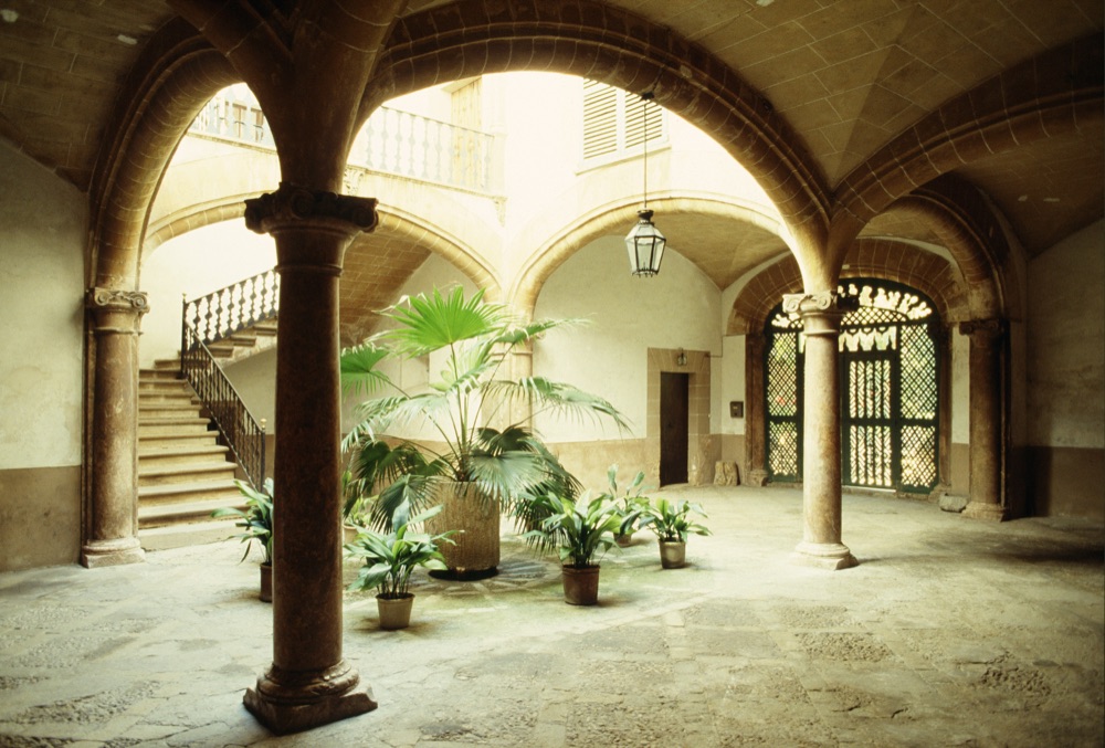 patio_hospital_sant_pere_palma_eduardo_miralles