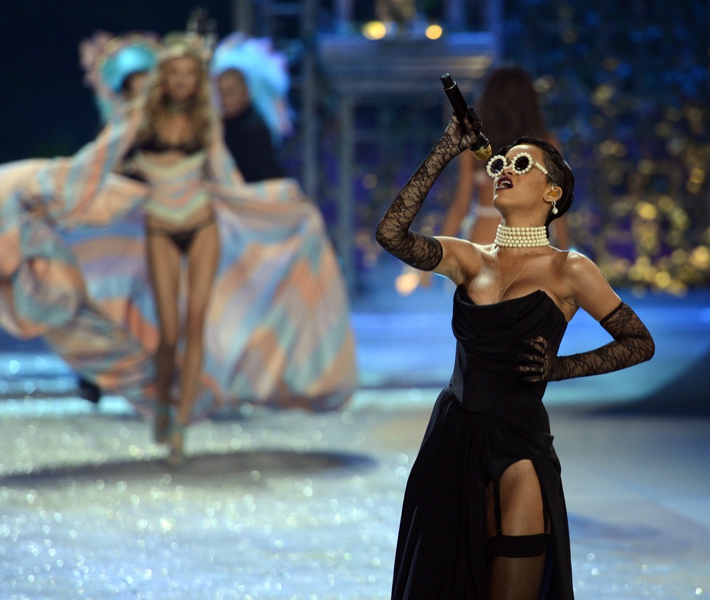 rihanna_victorias_secret