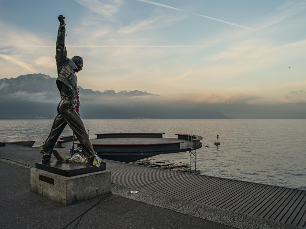 Swiss_Image statua di Freddie Mercury