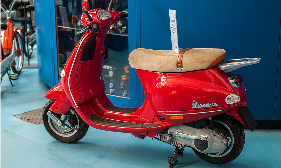 vespa-et-150-ferrari