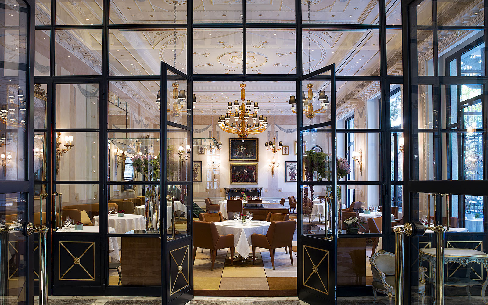 Fuorisalone, Palazzo Parigi