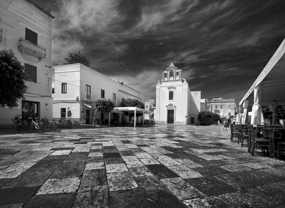 La piazza di Favignana