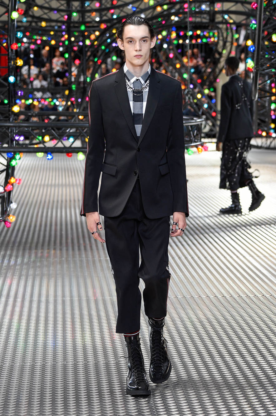 Christian-Dior_ful_M_S17_PA_001