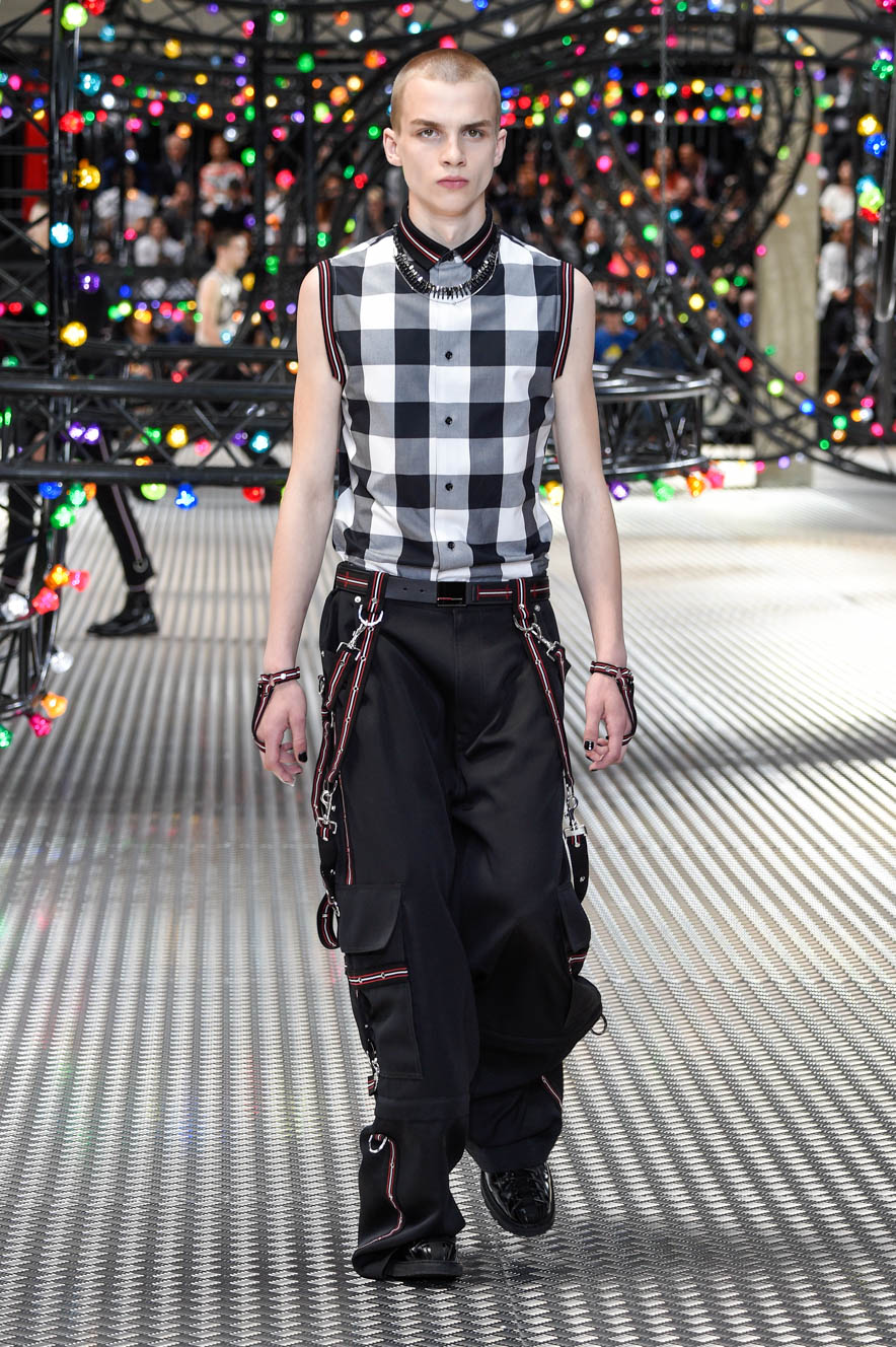 Christian-Dior_ful_M_S17_PA_002