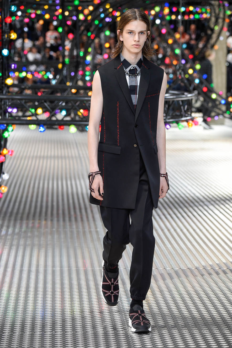 Christian-Dior_ful_M_S17_PA_003