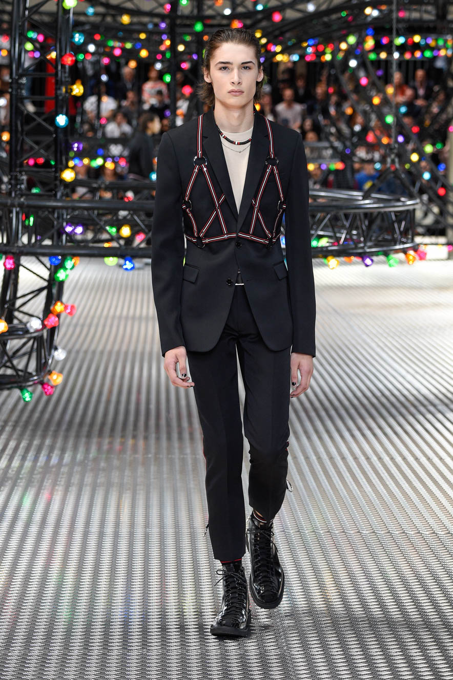 Christian-Dior_ful_M_S17_PA_004