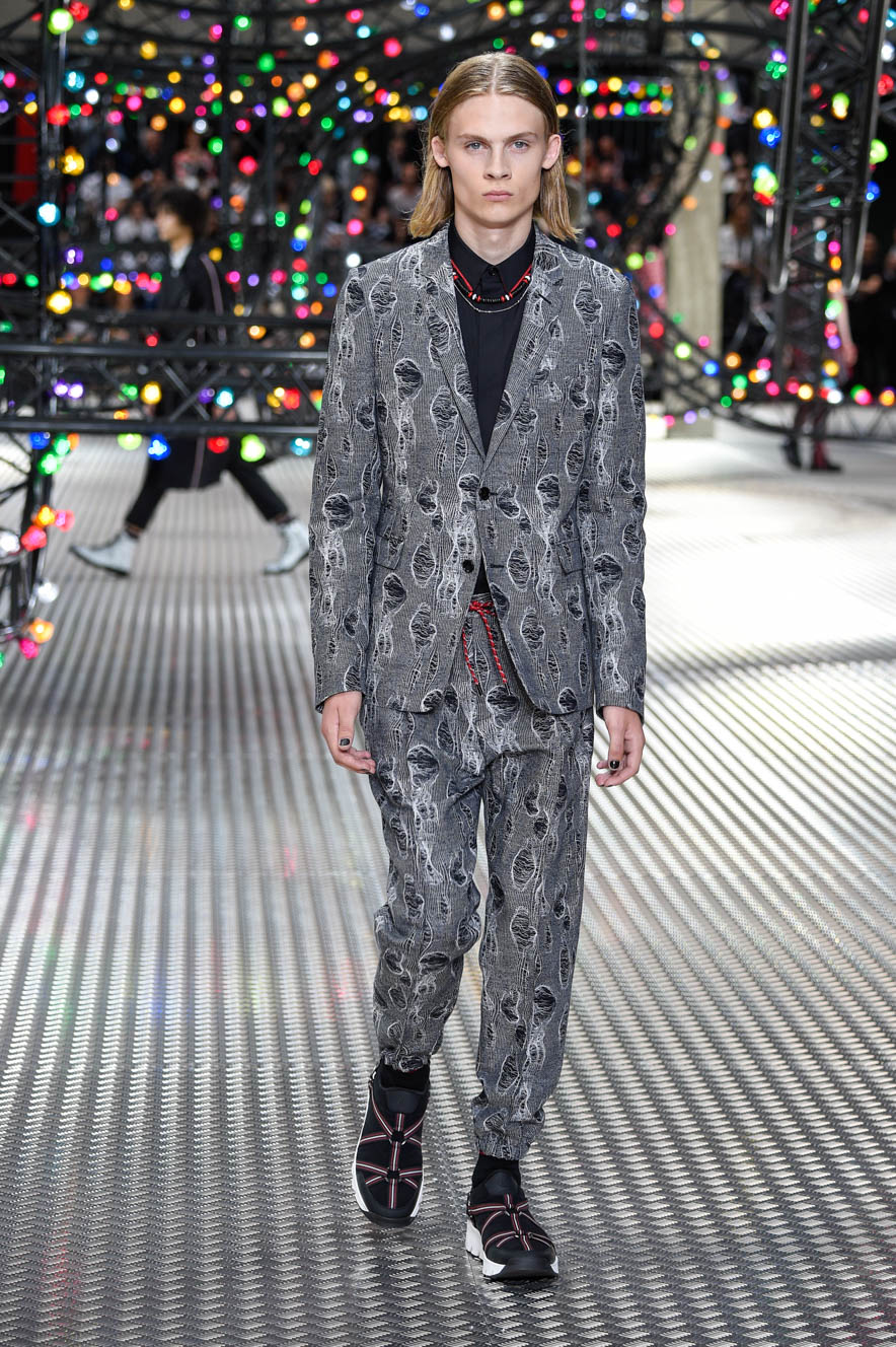 Christian-Dior_ful_M_S17_PA_018