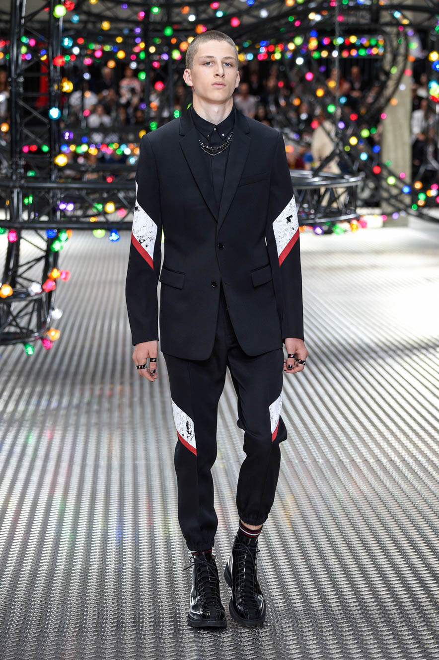 Christian-Dior_ful_M_S17_PA_025