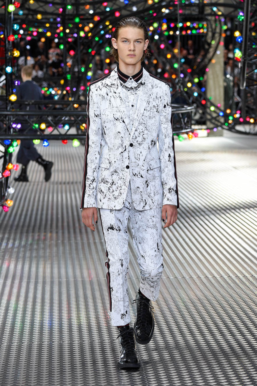 Christian-Dior_ful_M_S17_PA_028