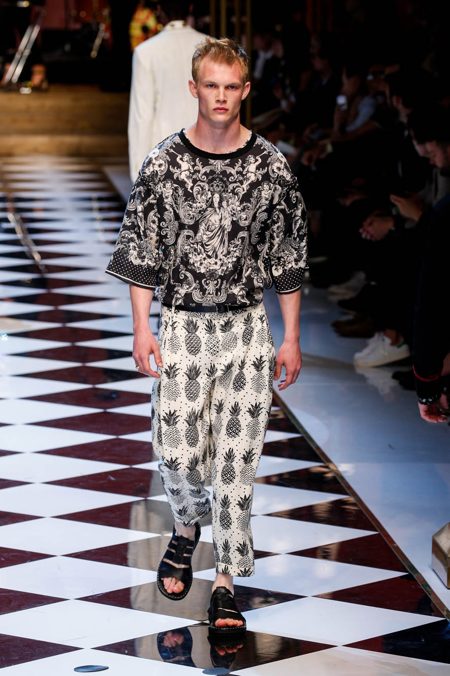 Dolce-n-Gabbana_ful_M_S17_MI_042
