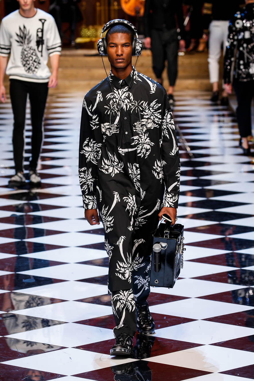 Dolce-n-Gabbana_ful_M_S17_MI_052