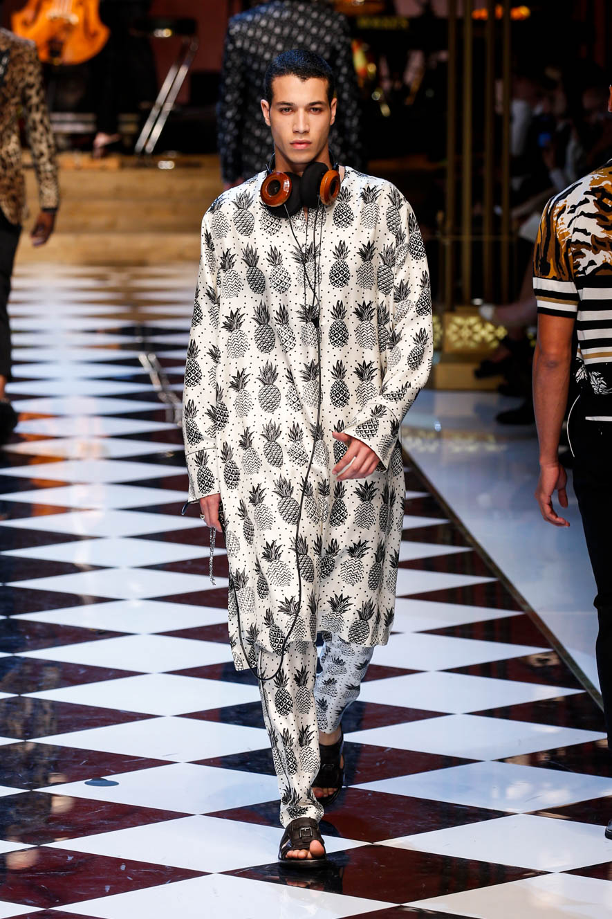 Dolce-n-Gabbana_ful_M_S17_MI_066