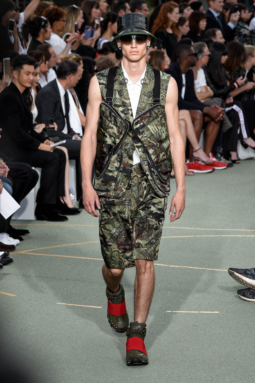 Givenchy_ful_M_S17_PA_039