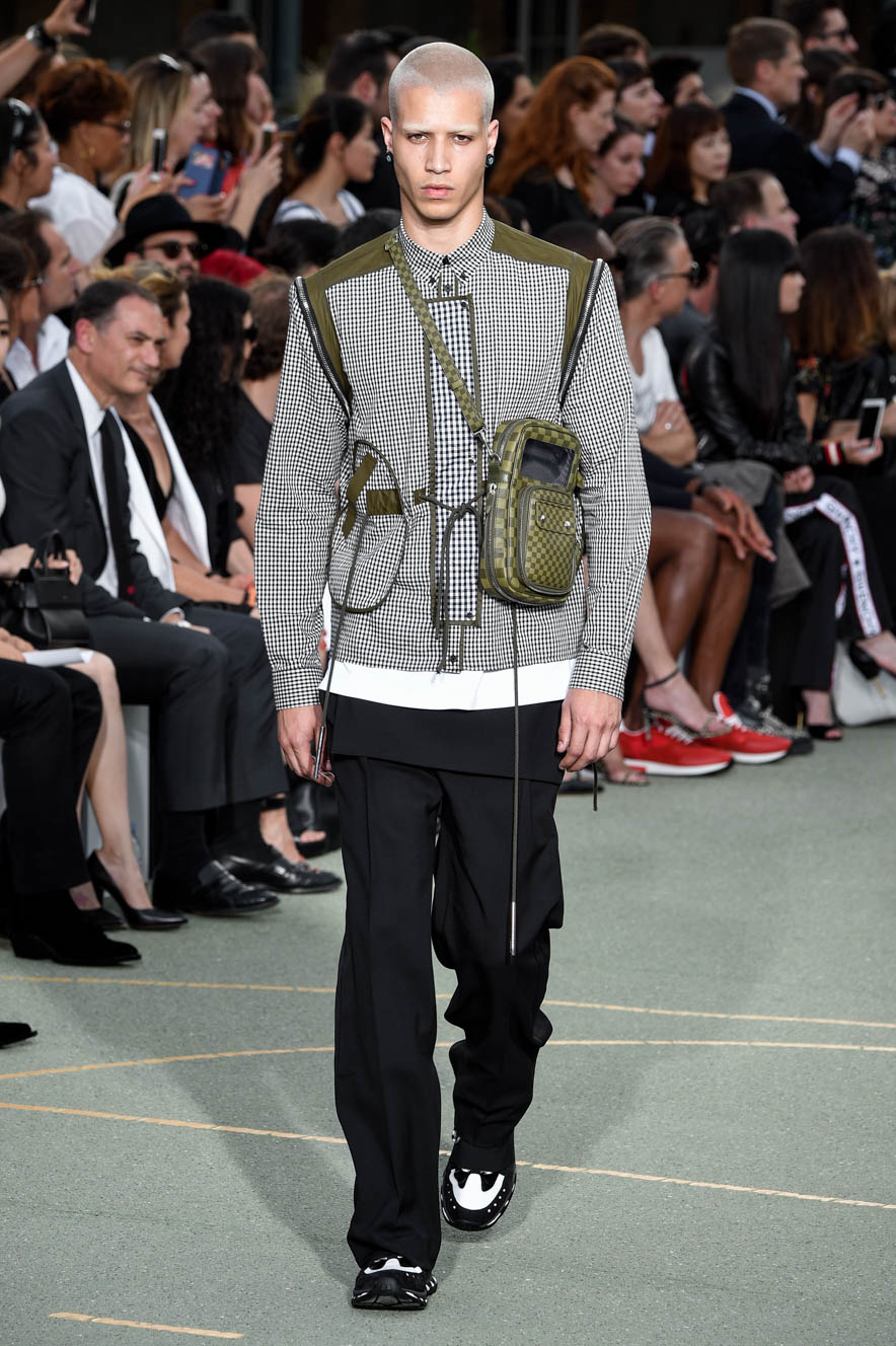Givenchy_ful_M_S17_PA_044