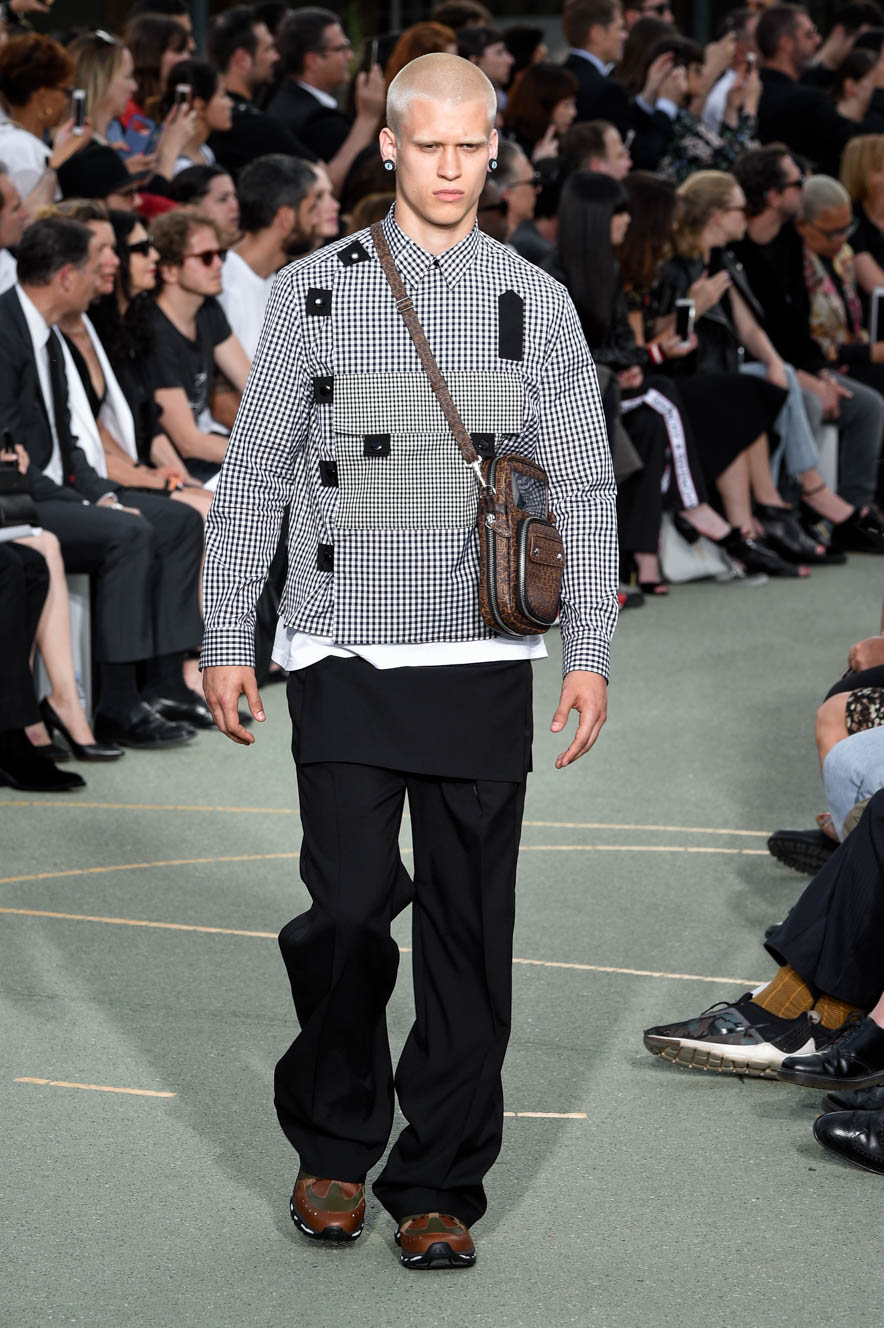 Givenchy_ful_M_S17_PA_046
