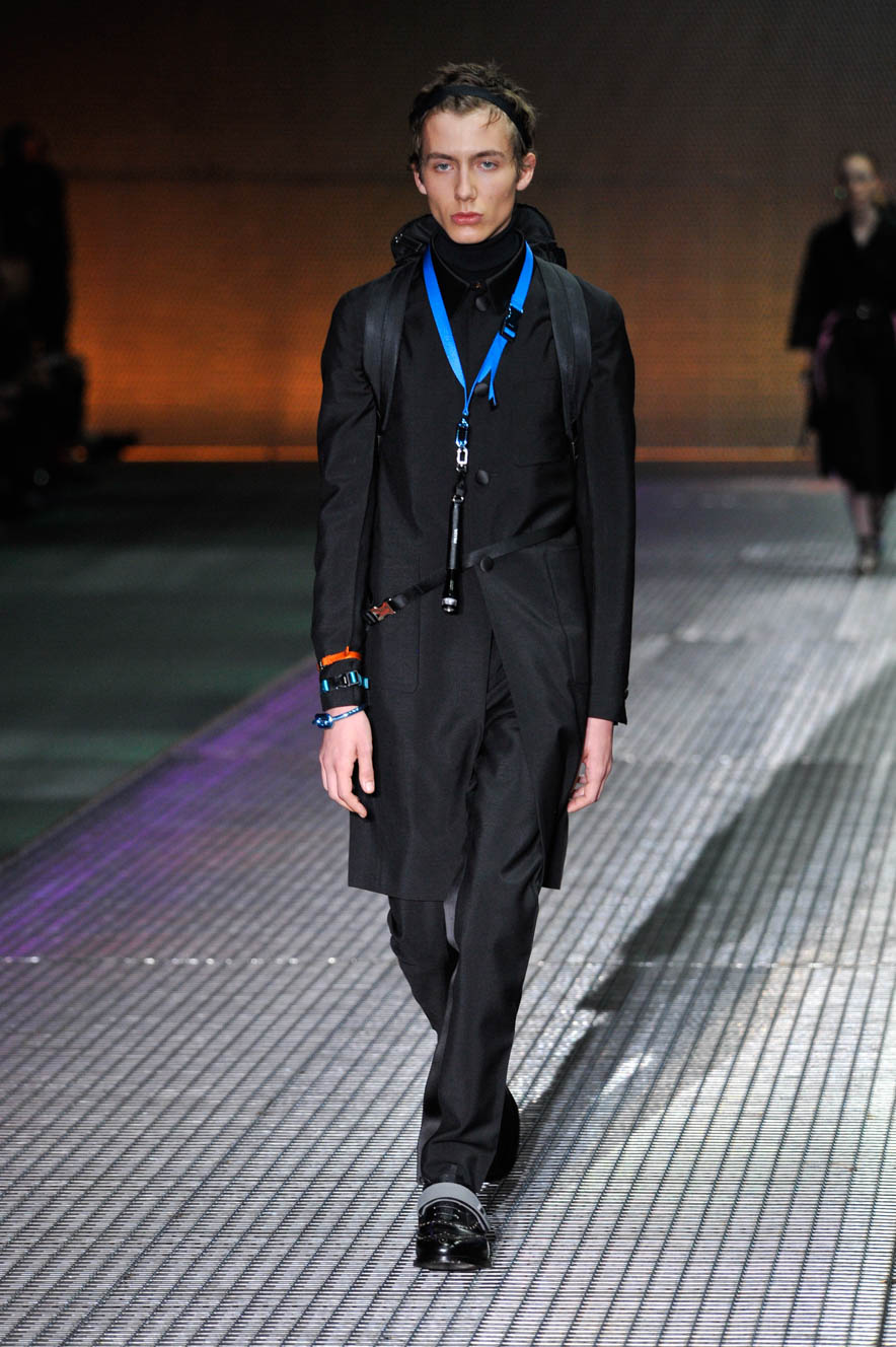 Prada_ful_M_S17_MI_048