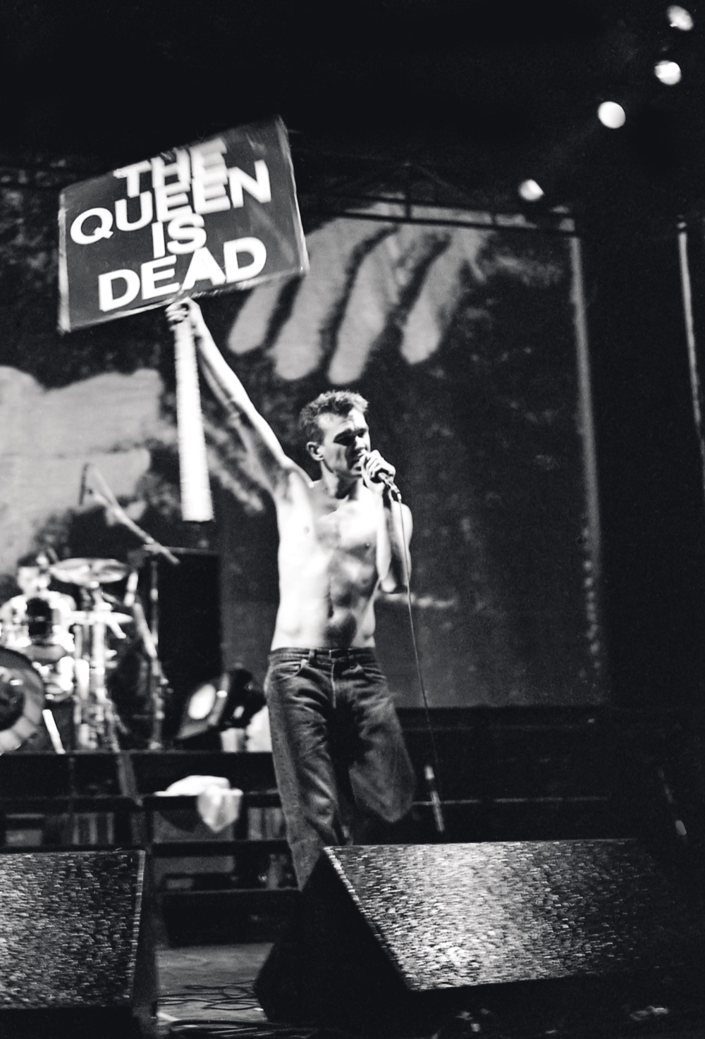 TheSmiths_thequeenisdead
