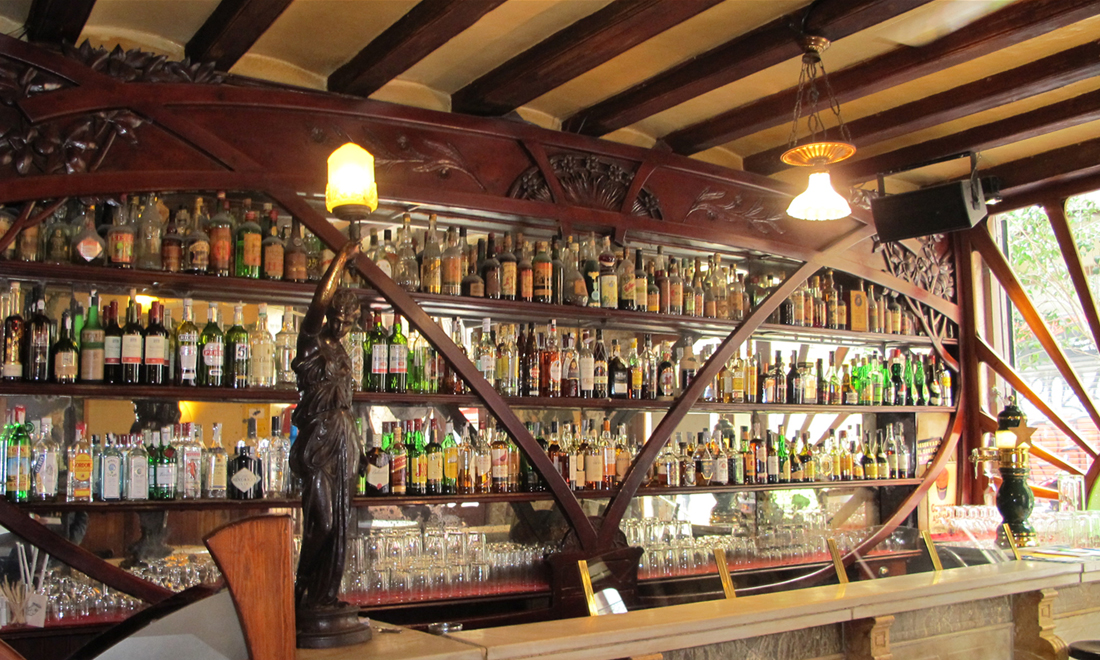 cocktail bar barcellona casa almirall