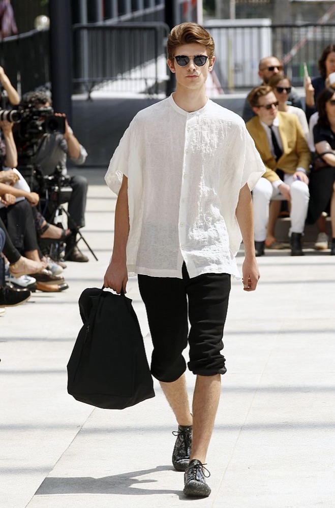 Issey Miyake sfilata