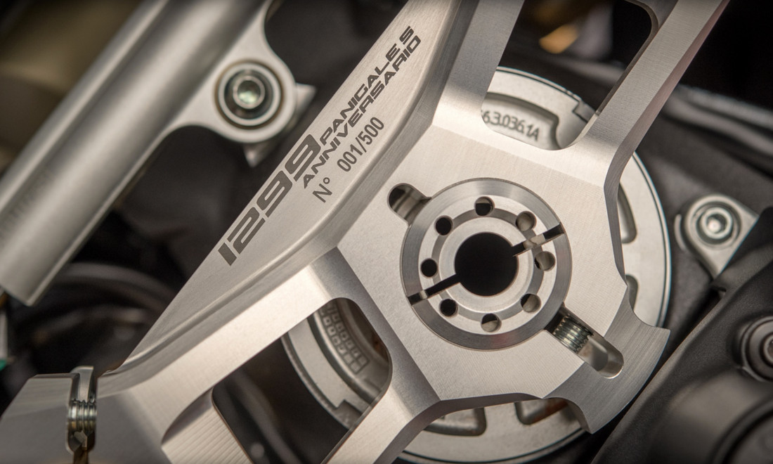ducati-1299-panigale-s-anniversario-12