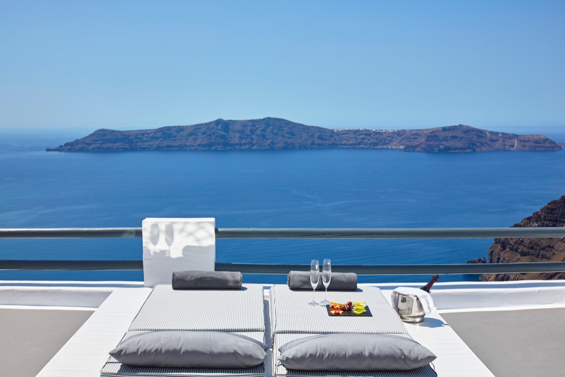 Sun Rocks hotel santorini