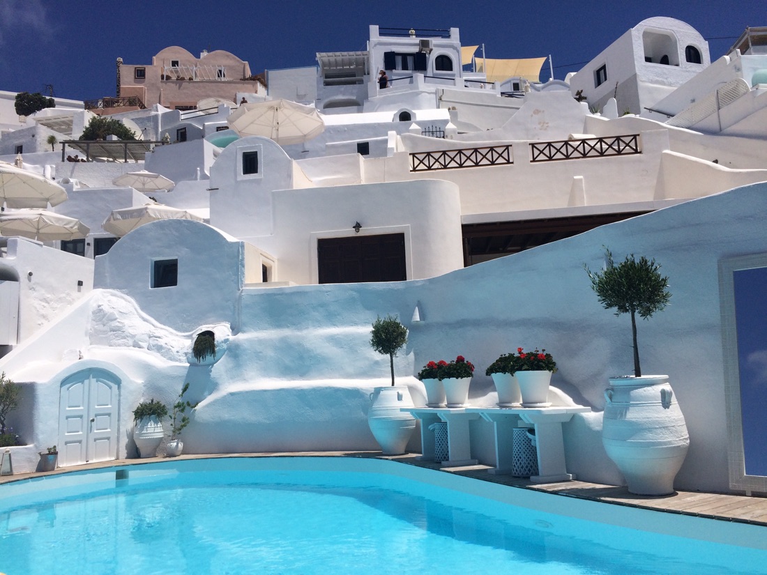 sun-rocks-hotel-santorini