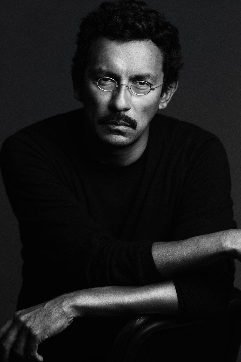 Haider Ackermann_Berluti_Portrait_2016_credit_Mark Abrahams_ pezzo Haider Ackermann_Berluti_Portrait_2016_credit_Mark Abrahams_ pezzo